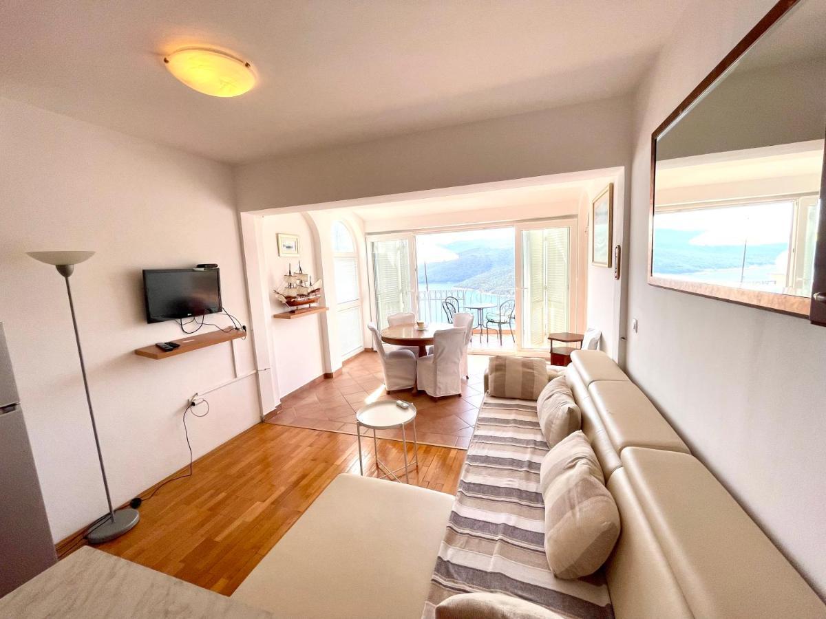 Veronika Apartments Rabac Exterior photo